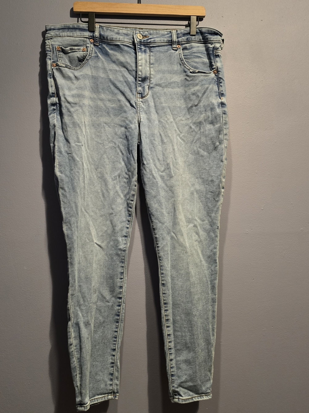American Eagle Outfitters Light Blue High-Rise Skinny Jeans